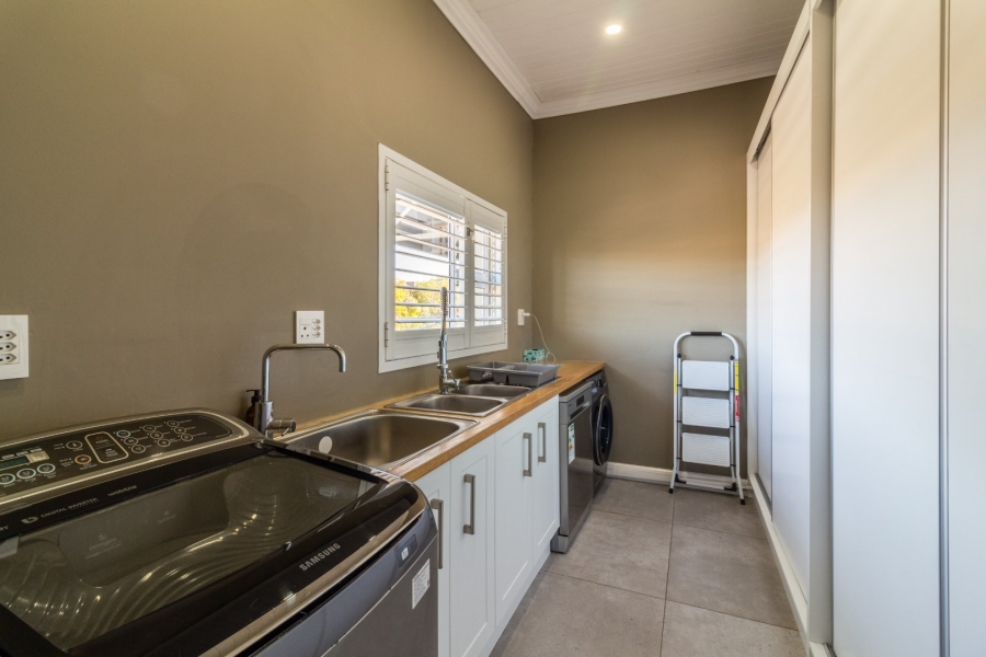 5 Bedroom Property for Sale in Num Num Cape Estate Western Cape